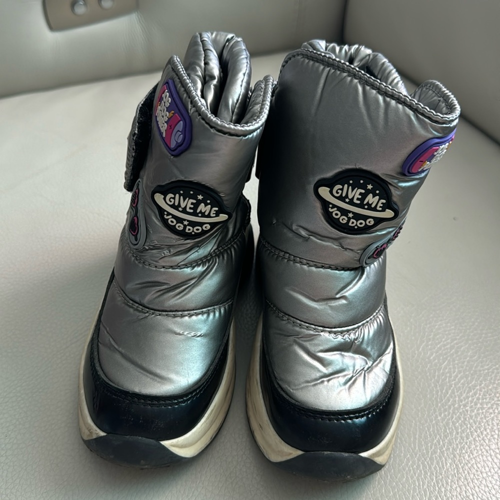 Jog Dog boots. 100% authentic.